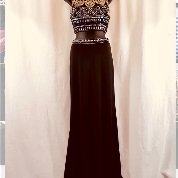 Sherry Hill two piece gown - Picture 7 of 8